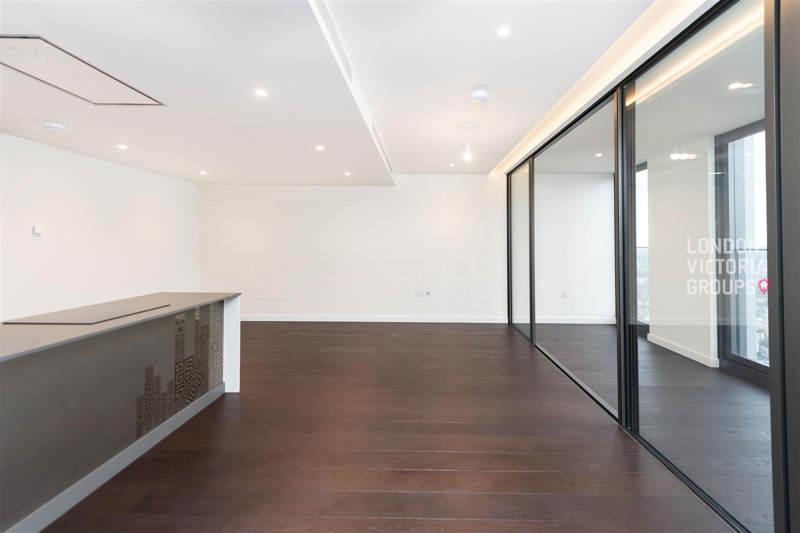 2 bed property in 67 Bondway, London